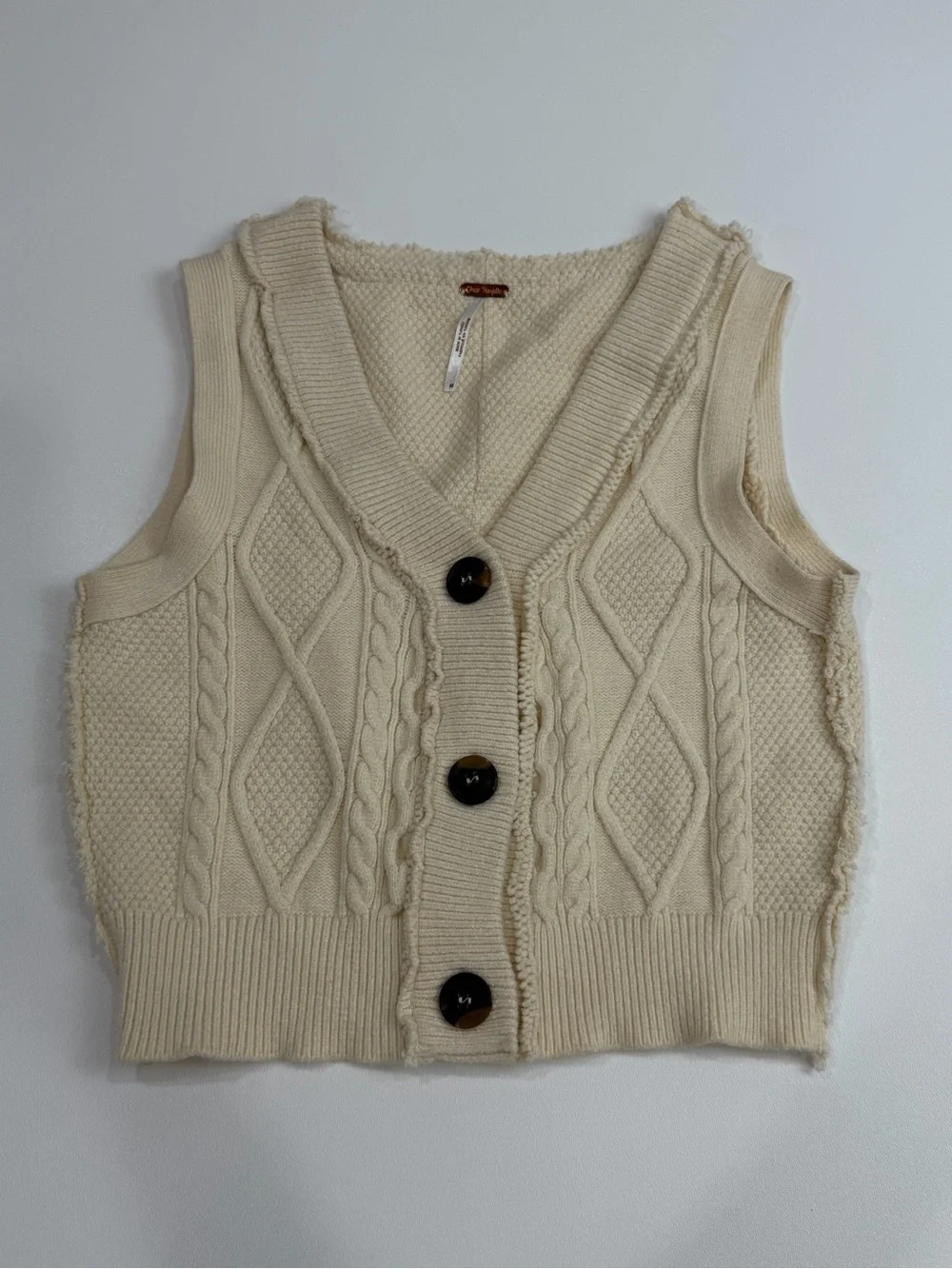 Free People Denson Cropped Sweater Vest M‎ Ivory Cable Knit Button Front